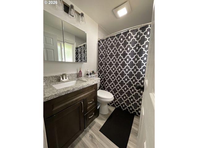 223 N 13TH Ave, Cornelius, OR 97113