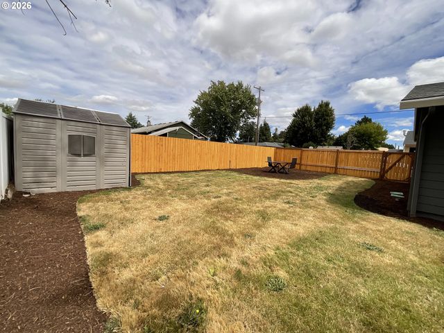223 N 13TH Ave, Cornelius, OR 97113