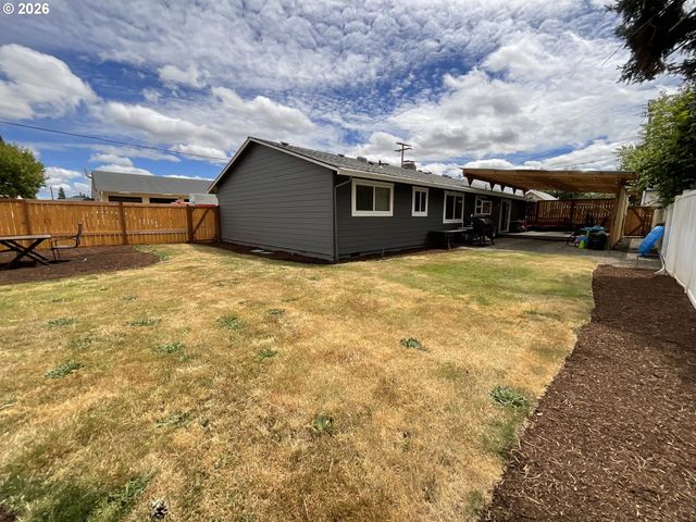 223 N 13TH Ave, Cornelius, OR 97113