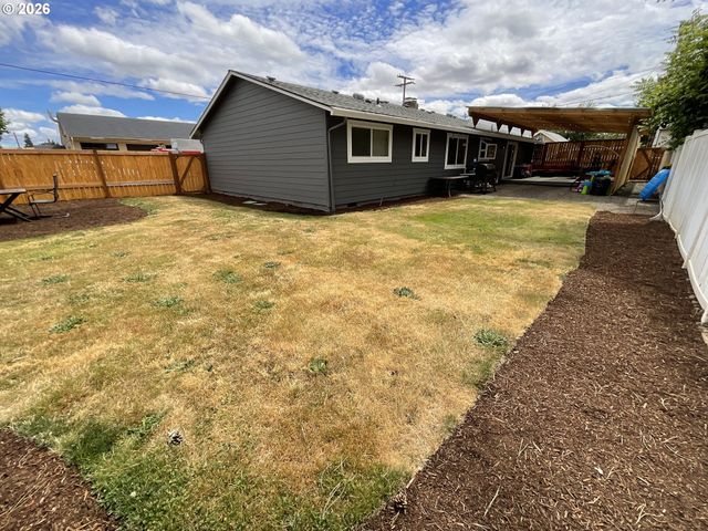 223 N 13TH Ave, Cornelius, OR 97113