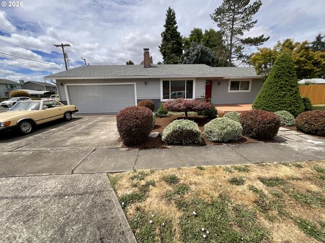 223 N 13TH Ave, Cornelius, OR 97113