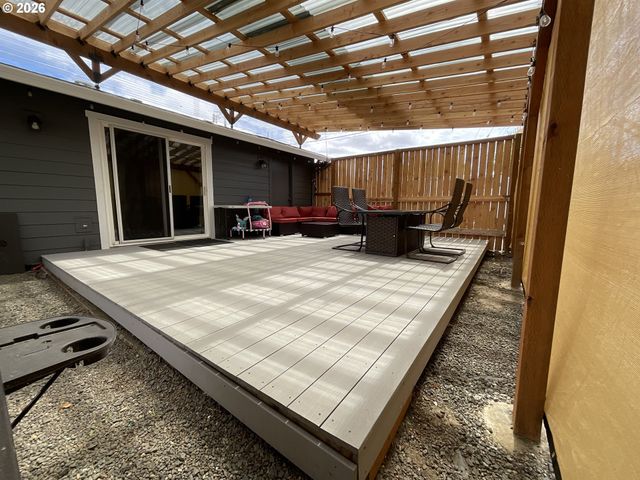 223 N 13TH Ave, Cornelius, OR 97113