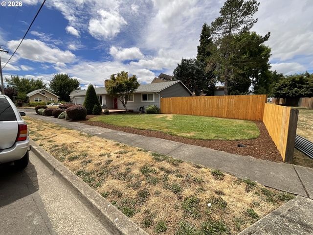 223 N 13TH Ave, Cornelius, OR 97113