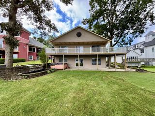 68738 S S Shore Drive, Edwardsburg, MI 49112