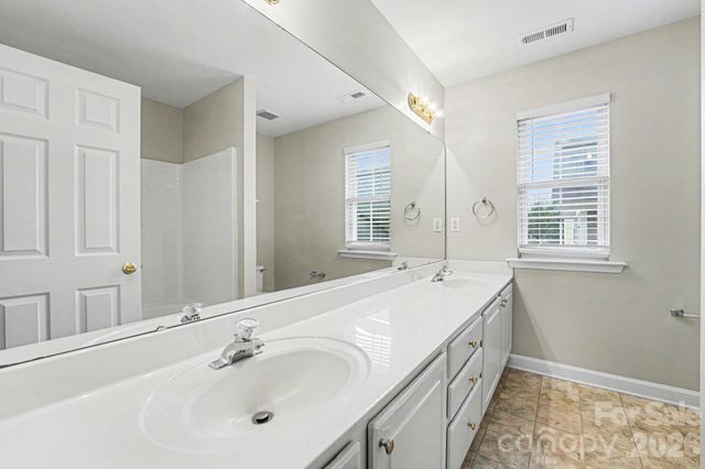 4718 Eastwycke Place Drive, Charlotte, NC 28215