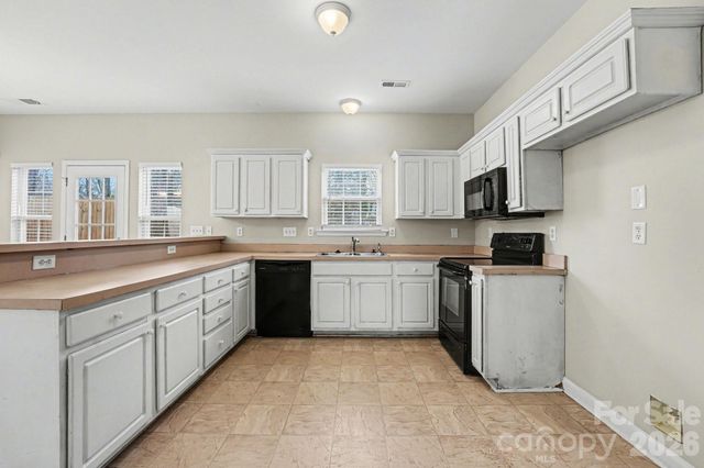 4718 Eastwycke Place Drive, Charlotte, NC 28215