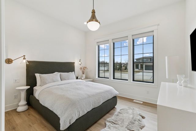 16109 Goodman Court, Urbandale, IA 50323