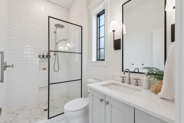 16109 Goodman Court, Urbandale, IA 50323