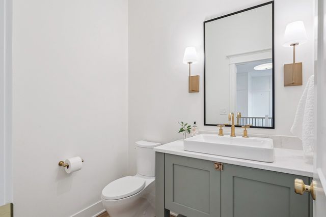 16109 Goodman Court, Urbandale, IA 50323