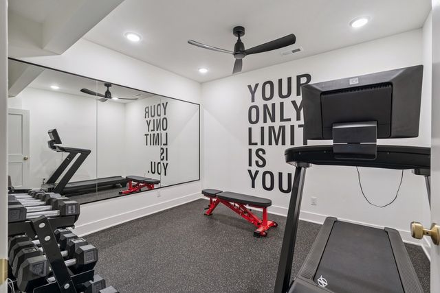 16109 Goodman Court, Urbandale, IA 50323