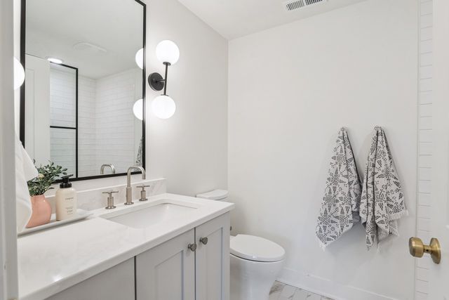 16109 Goodman Court, Urbandale, IA 50323