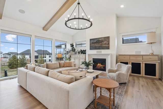 16109 Goodman Court, Urbandale, IA 50323