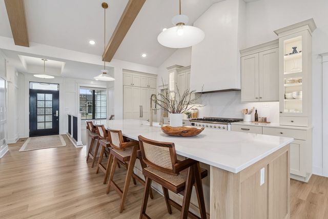 16109 Goodman Court, Urbandale, IA 50323