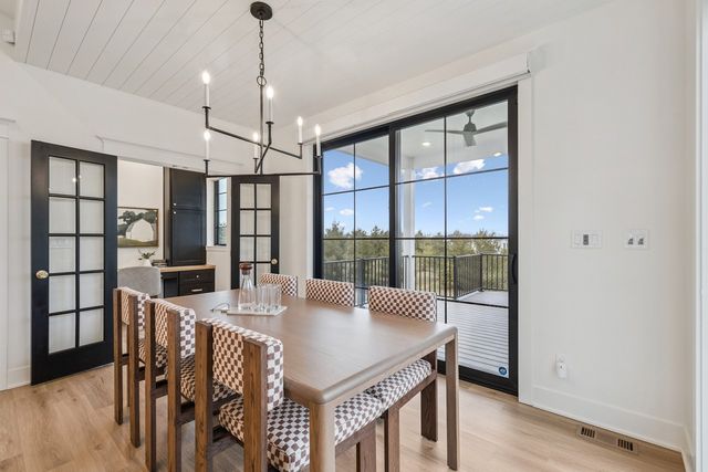 16109 Goodman Court, Urbandale, IA 50323