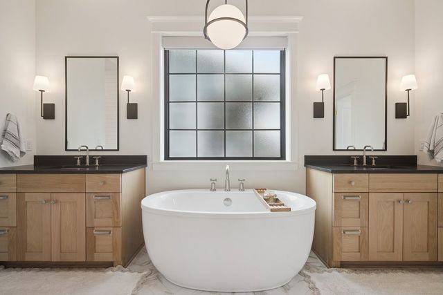 16109 Goodman Court, Urbandale, IA 50323