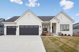 16109 Goodman Court, Urbandale, IA 50323