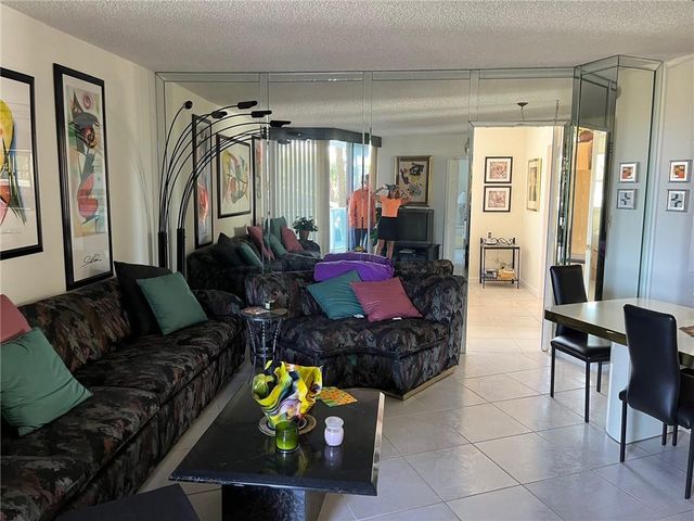 333 NE 21 Avenue 304, Deerfield Beach, FL 33441