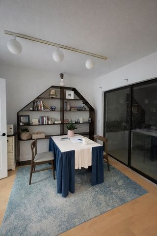 250 Hammond Pond Pkwy 504N, Newton, MA 02467