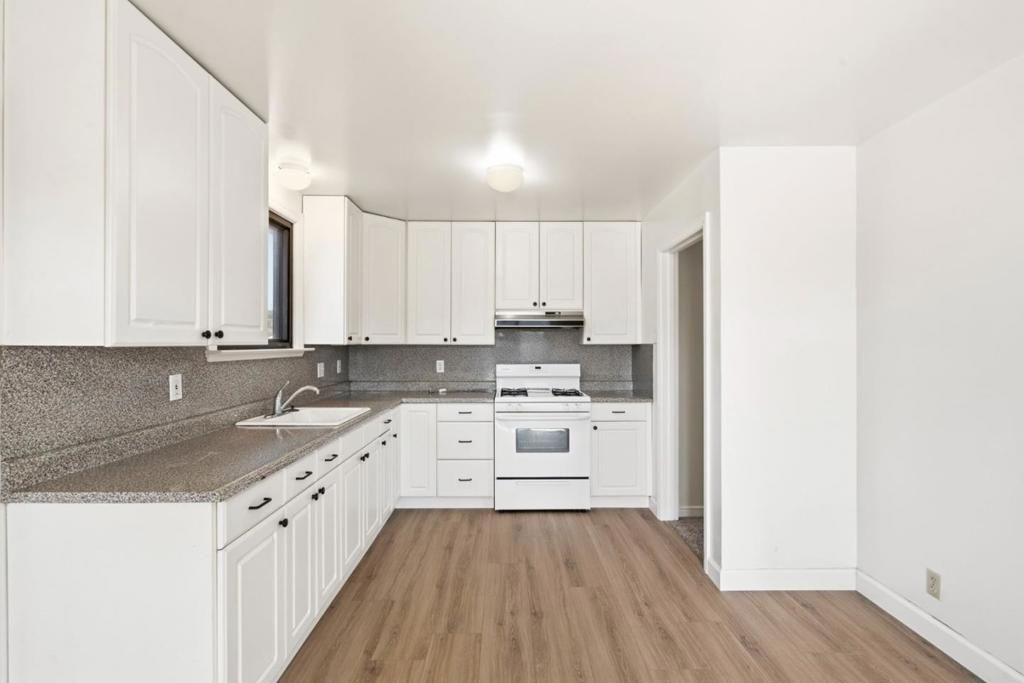 Image 4 of property listing at 857 7th Avenue, San Bruno, CA 94066
