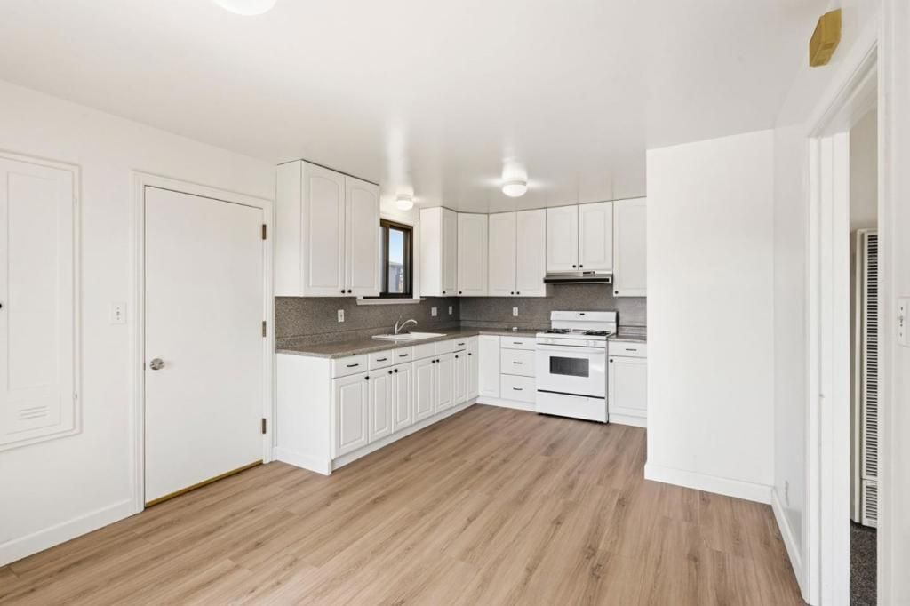 Image 5 of property listing at 857 7th Avenue, San Bruno, CA 94066