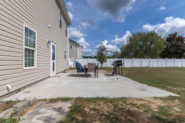 126 Landover Drive, Richlands, NC 28574