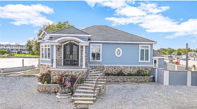 238 W Islip Road, West Islip, NY 11795
