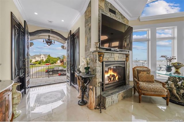 238 W Islip Road, West Islip, NY 11795