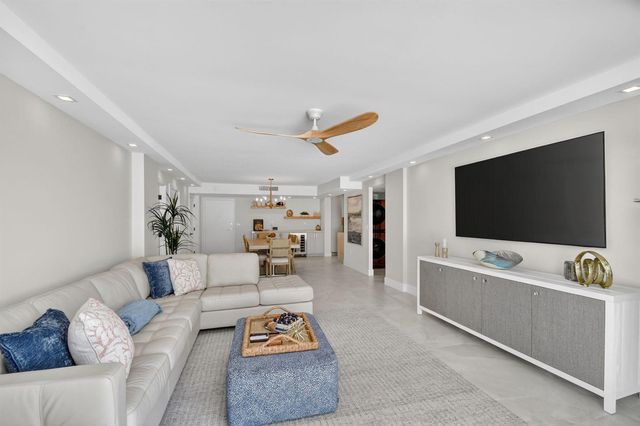 3546 S Ocean Boulevard 203, South Palm Beach, FL 33480