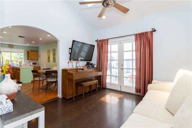 14157 Terra Bella Street, Arleta, CA 91331