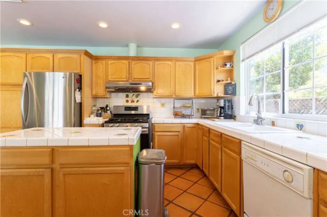 14157 Terra Bella Street, Arleta, CA 91331