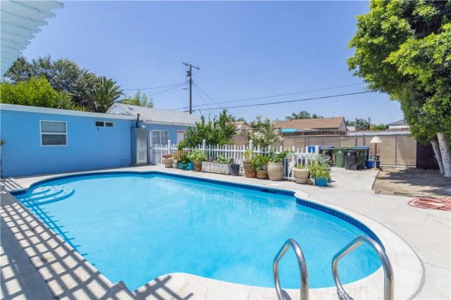 14157 Terra Bella Street, Arleta, CA 91331