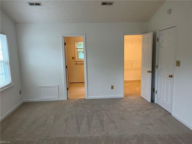 117 Larkin RN, Yorktown, VA 23692