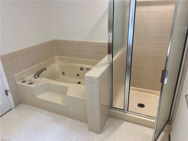 117 Larkin RN, Yorktown, VA 23692