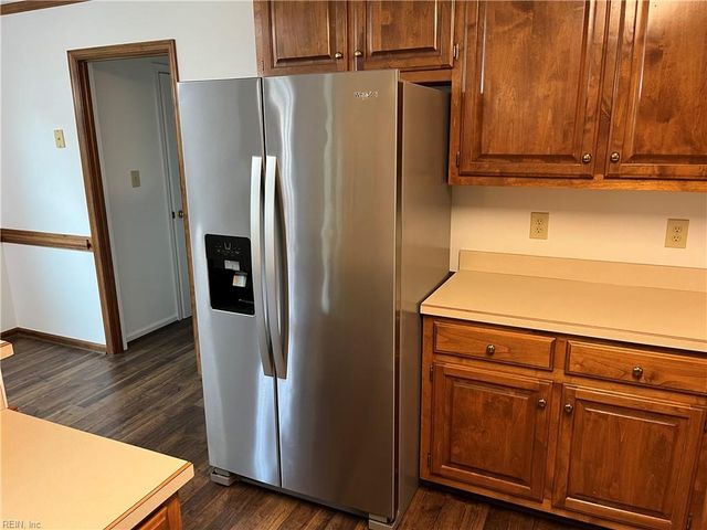 117 Larkin RN, Yorktown, VA 23692
