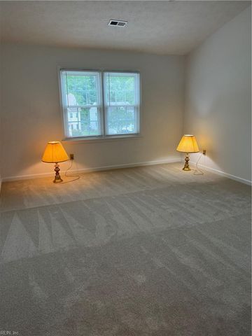 117 Larkin RN, Yorktown, VA 23692