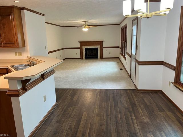 117 Larkin RN, Yorktown, VA 23692