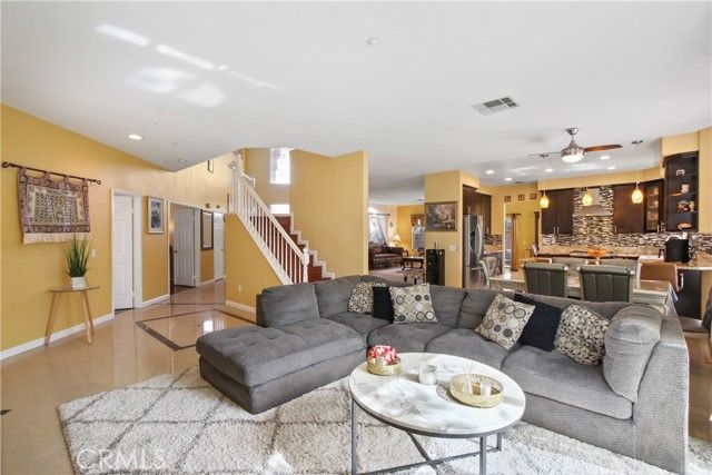 14573 Calgary, Fontana, CA 92336