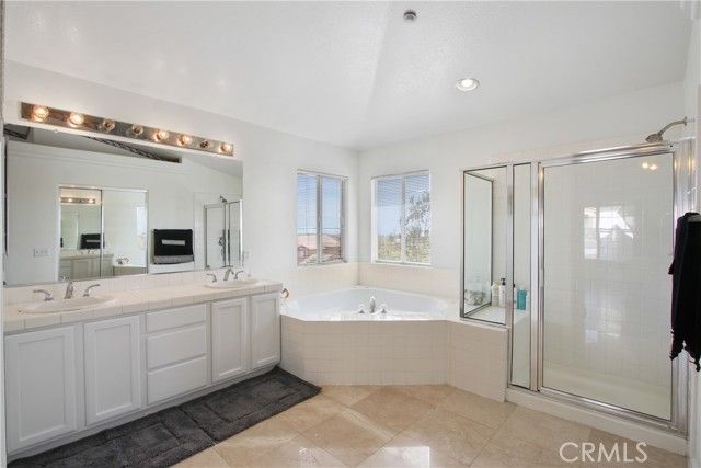 14573 Calgary, Fontana, CA 92336