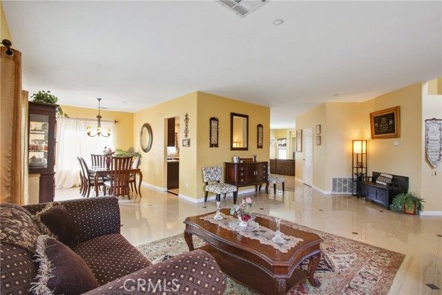 14573 Calgary, Fontana, CA 92336