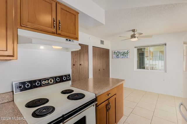 5935 E Sun County Boulevard, Tucson, AZ 85712