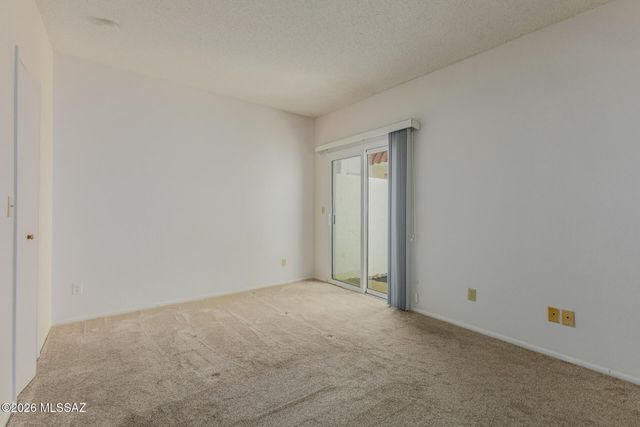 5935 E Sun County Boulevard, Tucson, AZ 85712