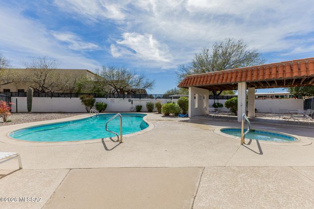 5935 E Sun County Boulevard, Tucson, AZ 85712