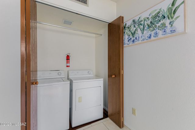 5935 E Sun County Boulevard, Tucson, AZ 85712