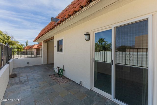 5935 E Sun County Boulevard, Tucson, AZ 85712