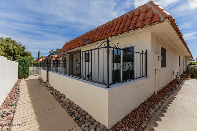 5935 E Sun County Boulevard, Tucson, AZ 85712