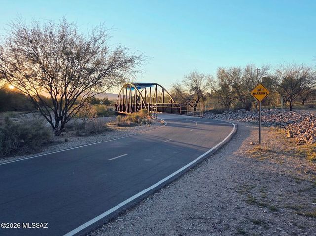 5935 E Sun County Boulevard, Tucson, AZ 85712