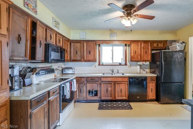 454 Westwood Avenue, Wadsworth, OH 44281