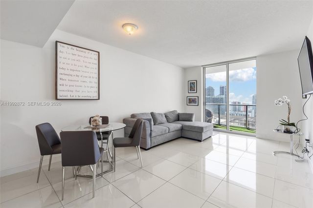 185 SW 7th St 3414, Miami, FL 33130