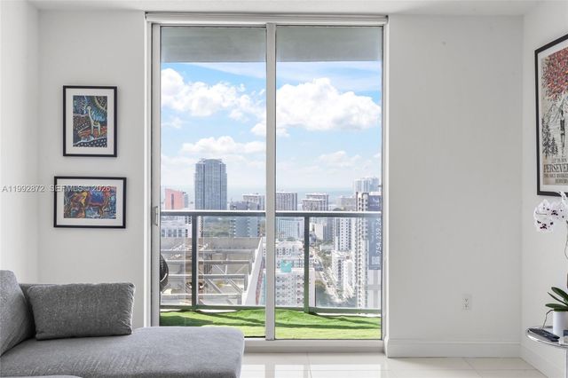 185 SW 7th St 3414, Miami, FL 33130