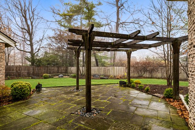 333 Simpson Street, Lake Bluff, IL 60044